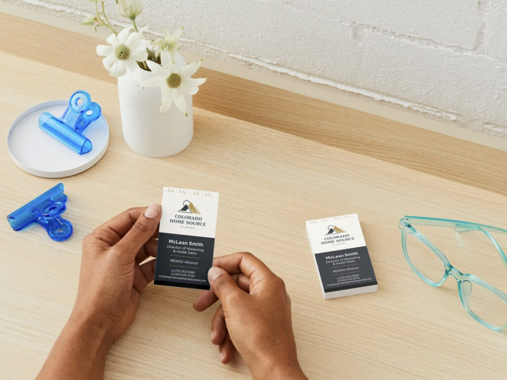 - MTN CREATIVE DESIGN CO. CHS business card